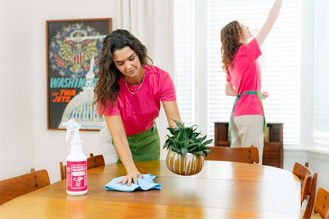 Top Benefits of Hiring Professional Decluttering Services